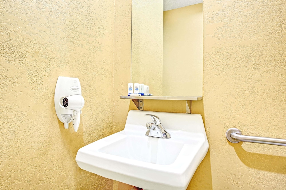 Microtel Inn Suites By Wyndham Newport News Airport 12/26
