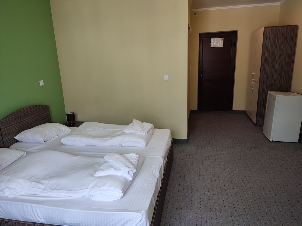 Hotel Iri 25/63