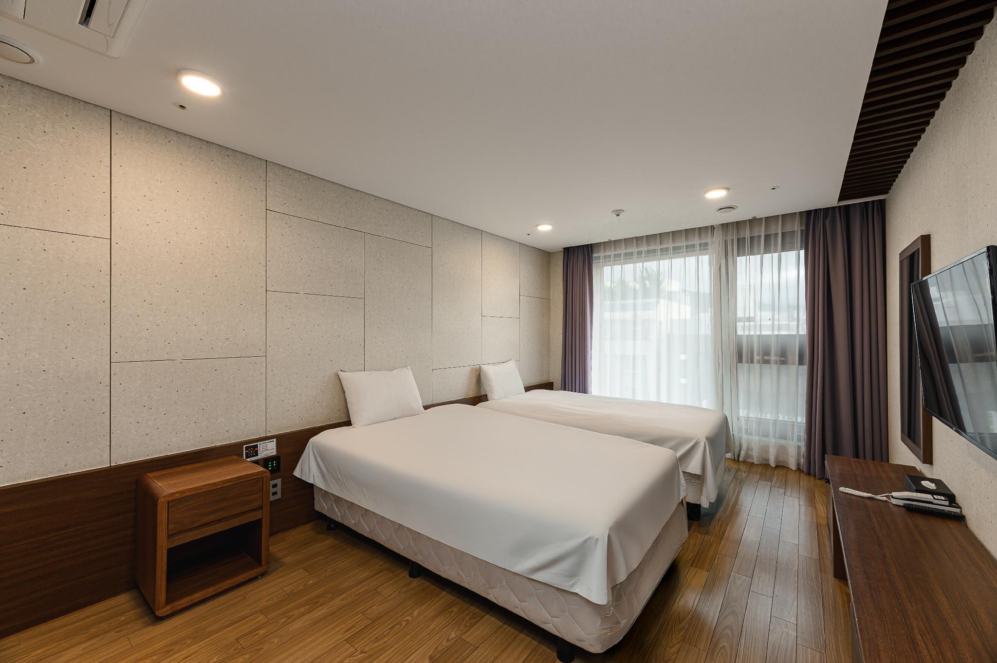 SUPERIOR, TWIN BEDS