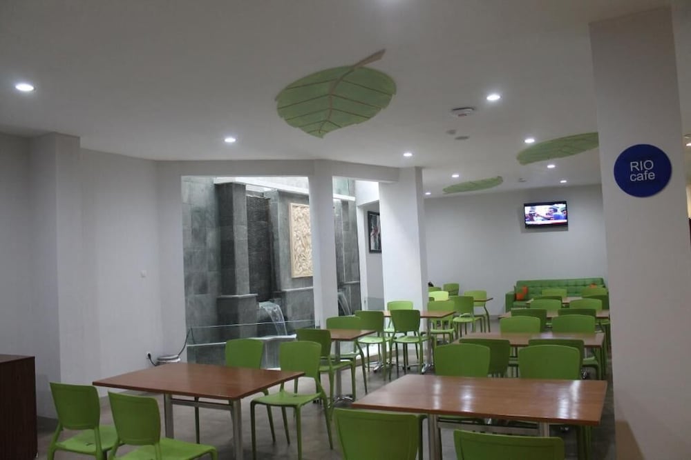 Hotel Dafam Rio Bandung 43/59