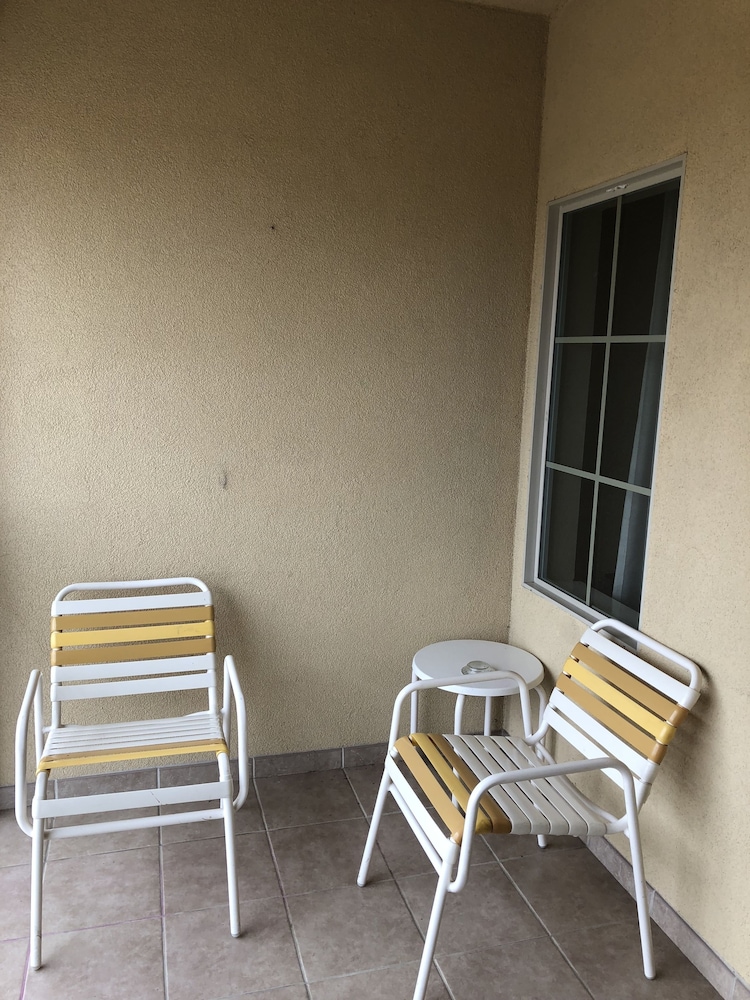 Americas Best Value Inn Suites Gun Barrel City 26/57