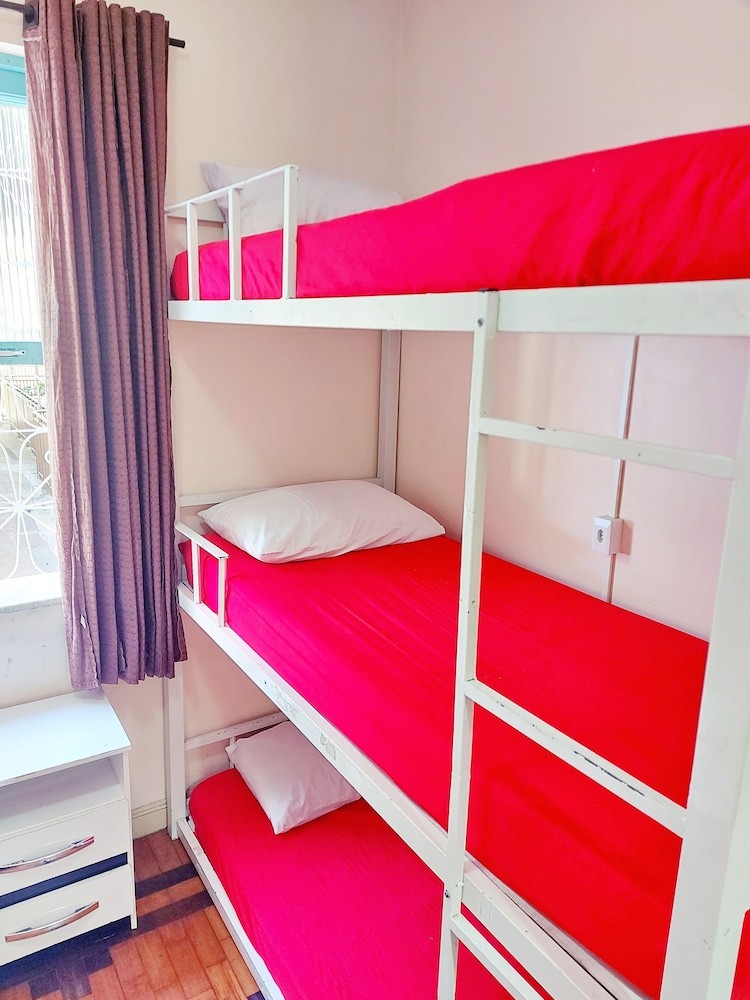 Solar Hostel 46/63