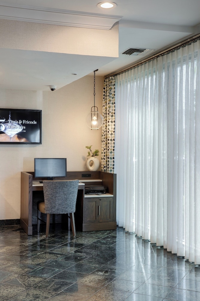Ayres Suites Yorba Linda Anaheim Hills 5/43