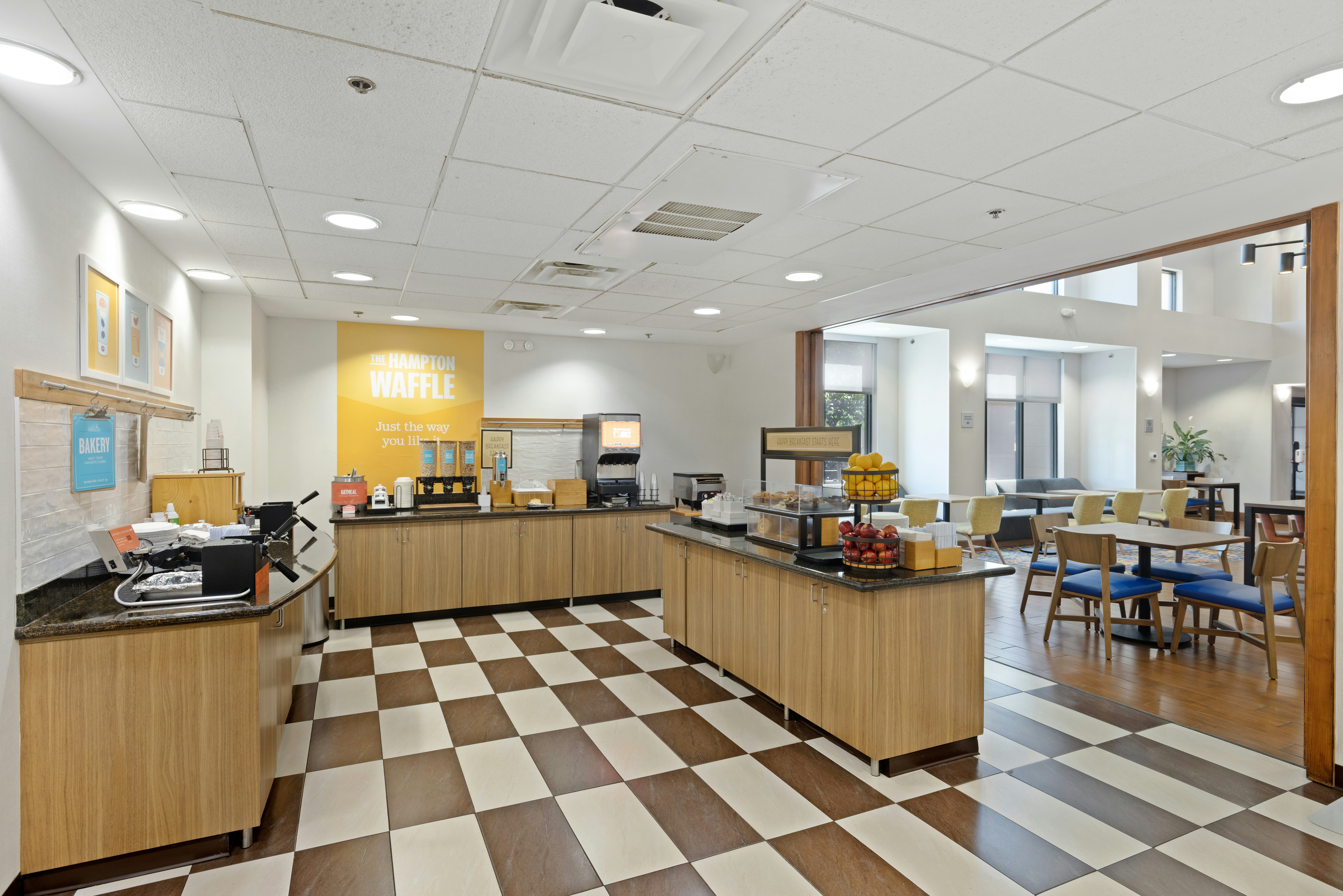 Hampton Inn Suites Madera 8/47
