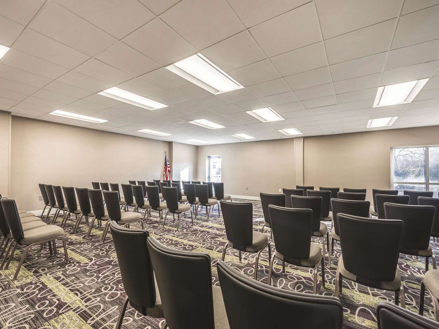 La Quinta Inn & Suites by Wyndham Cincinnati Sharonville 34/45