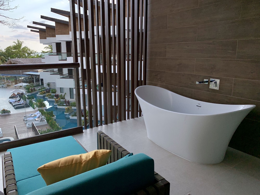 Azura Beach Resort - Adults Only 66/67