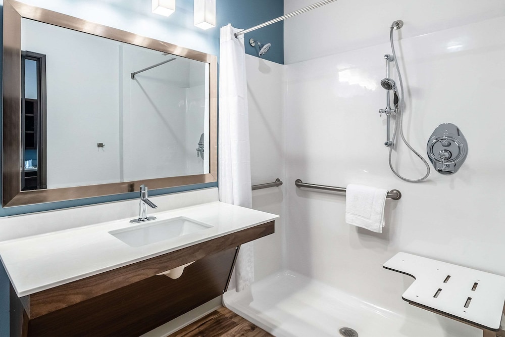 WoodSpring Suites Indianapolis Zionsville 21/24
