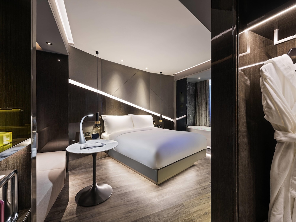 Novotel Yangzhou Slender West Lake 24/60