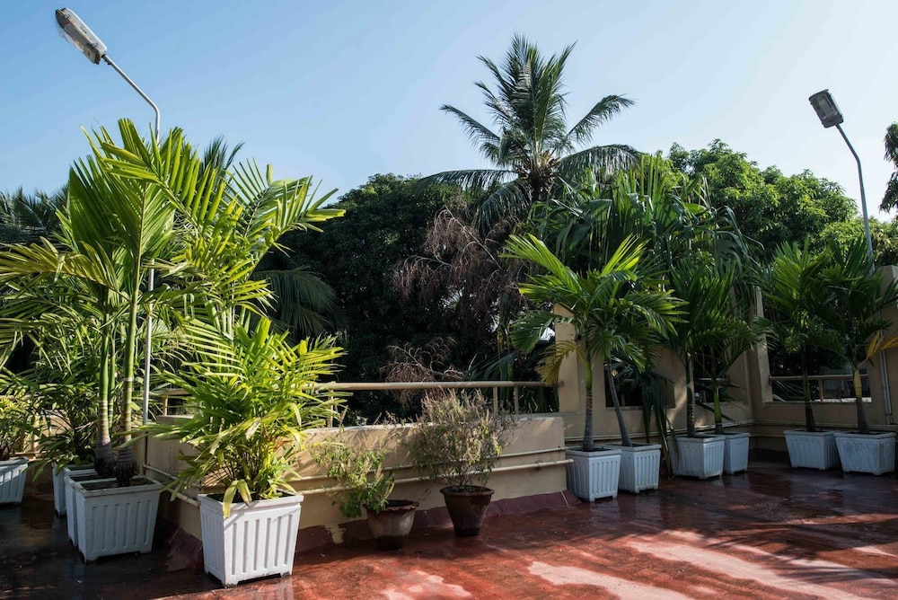 HANU REDDY RESIDENCES - WALLACE GARDEN 42/50