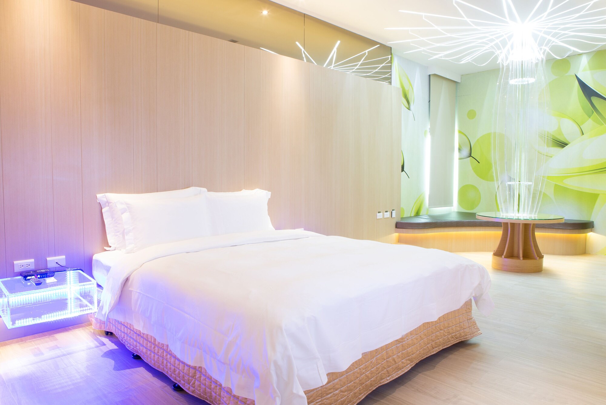 Platinum, Suite, King Bed