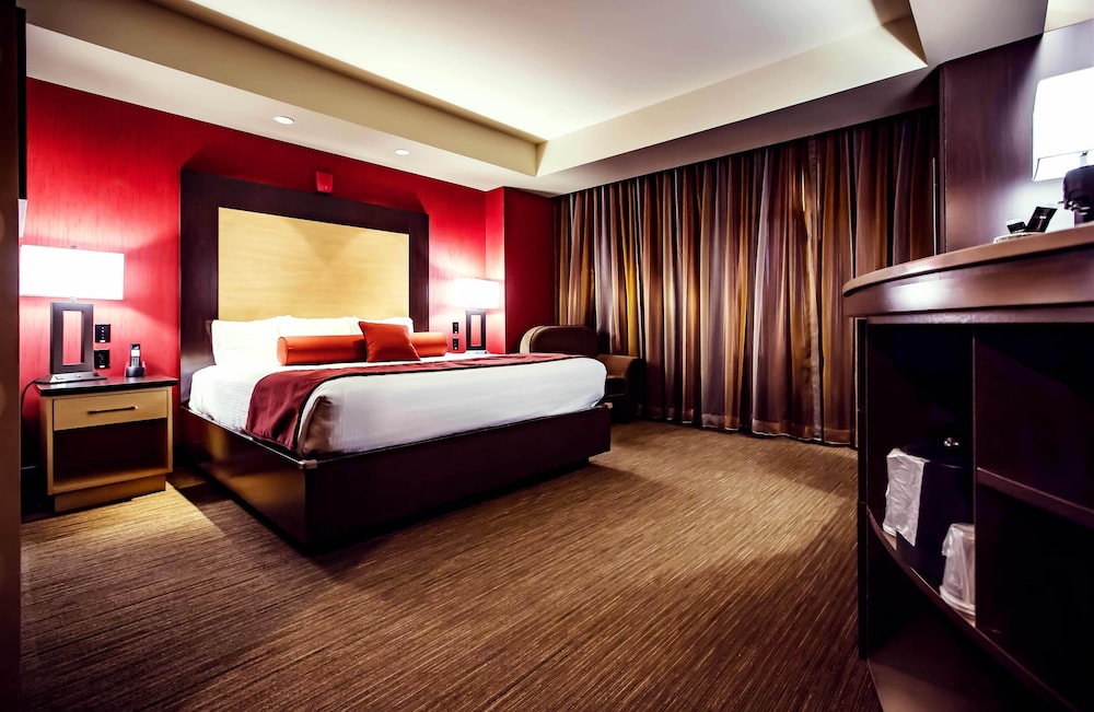 Cherokee Casino & Hotel Roland 23/71