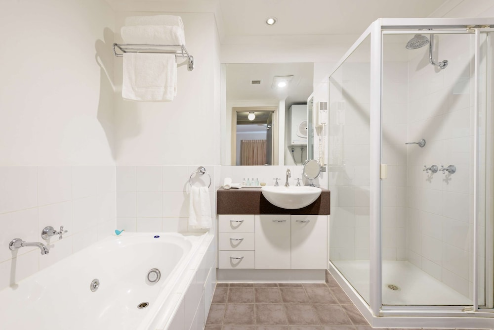 2 BEDROOMS, EXECUTIVE, APARTMENT