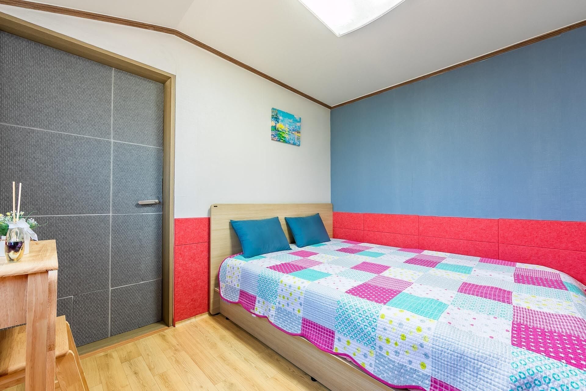 House, 2 Queen Beds