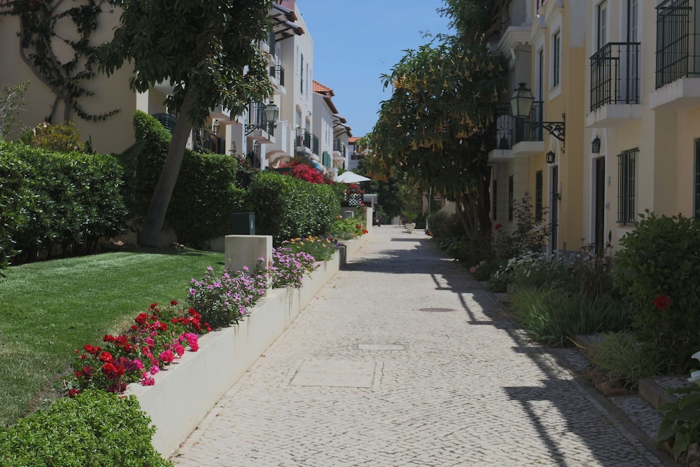 APARTAMENTOS THE OLD VILLAGE BY VILLAGE 4U 71/75