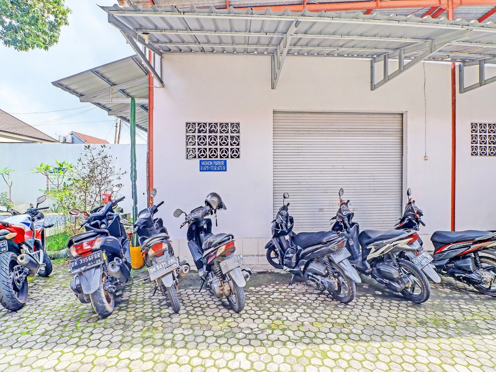 Super OYO 1356 Gusti Residence 30/46