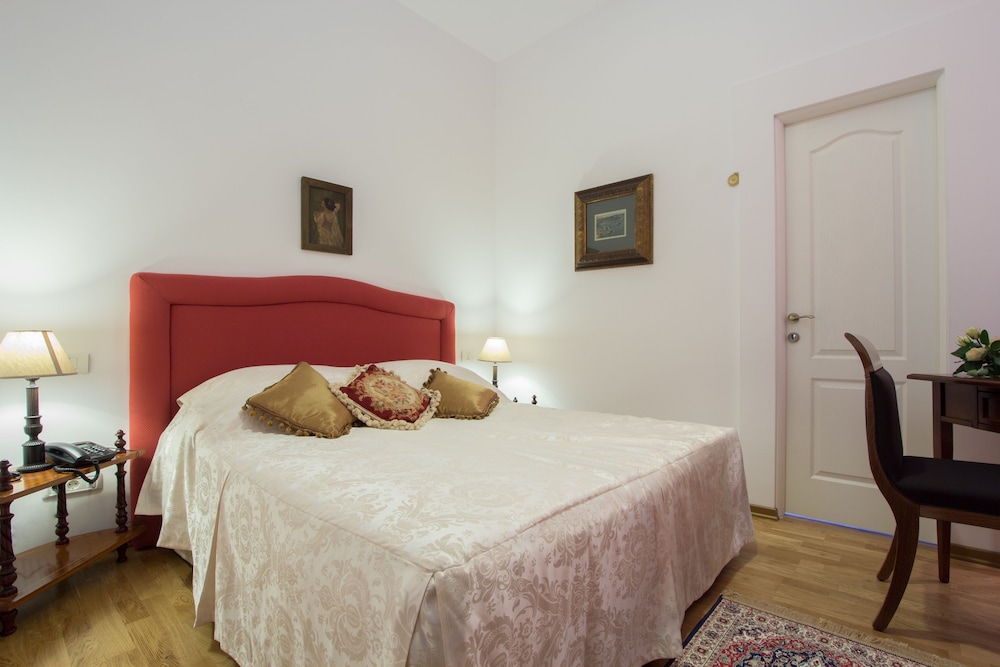 Grand Boutique Hotel 13/77