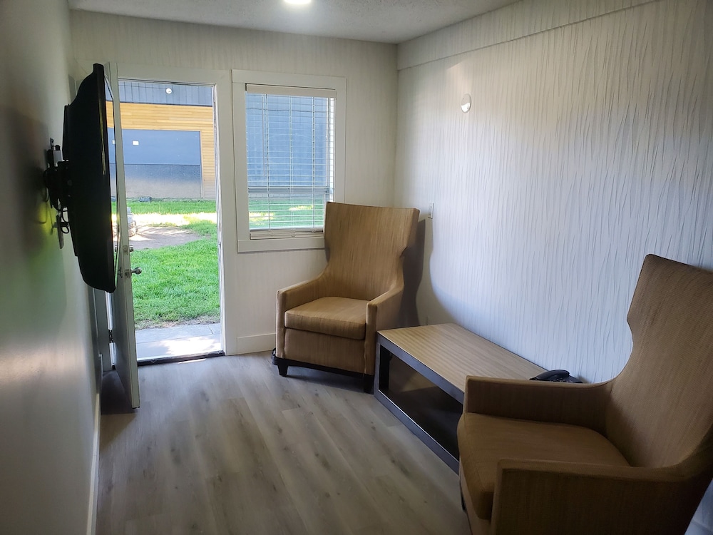 Alpine Inn Abbotsford 28/50