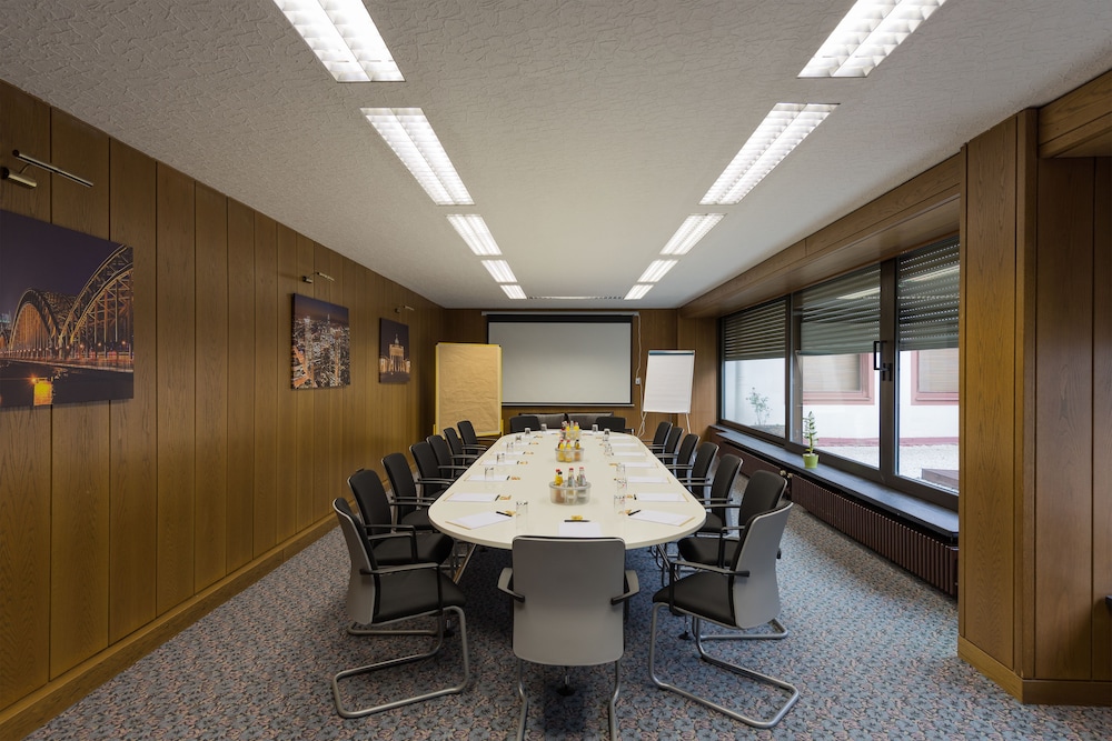 Tagungshotel Hochster Hof 58/64
