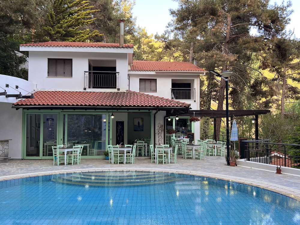 Poed Residence 7/50