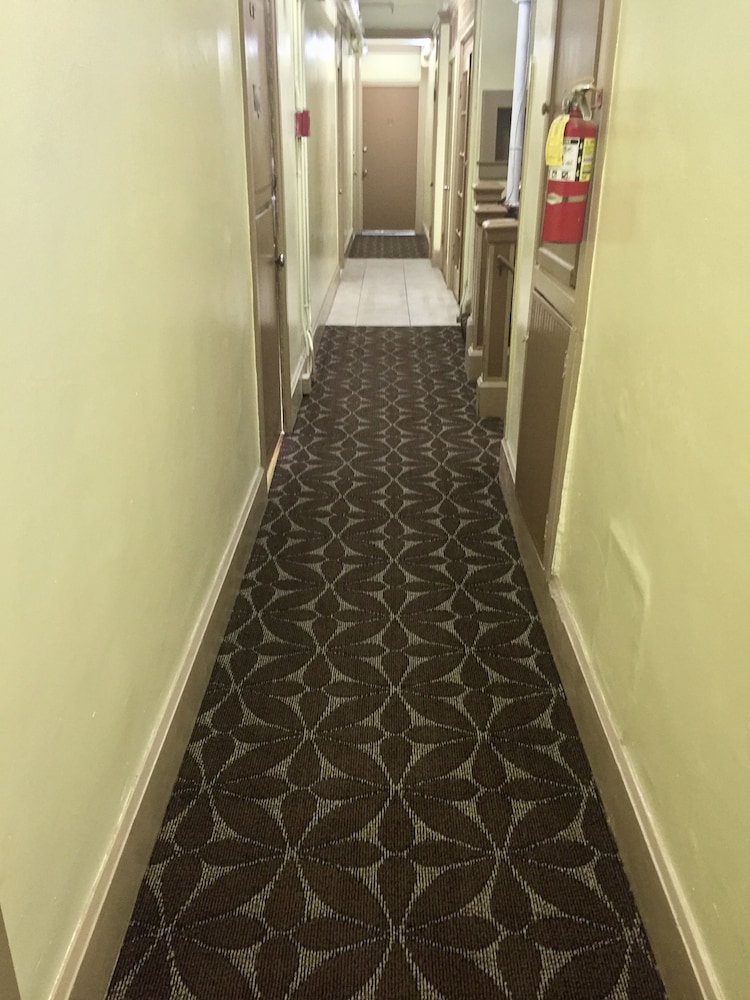 Admiral Hotel 38/56