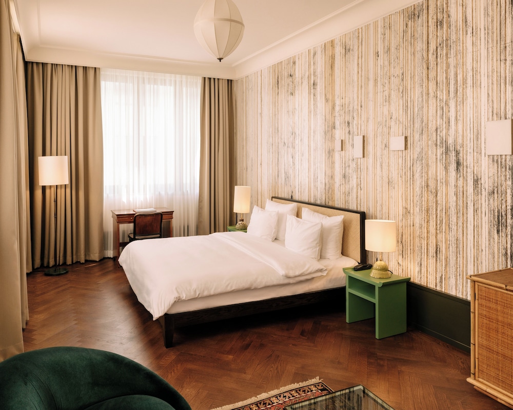 غرفة ديلوكس بسرير كينج، Boutique Hotel Chateau Royal 4/6