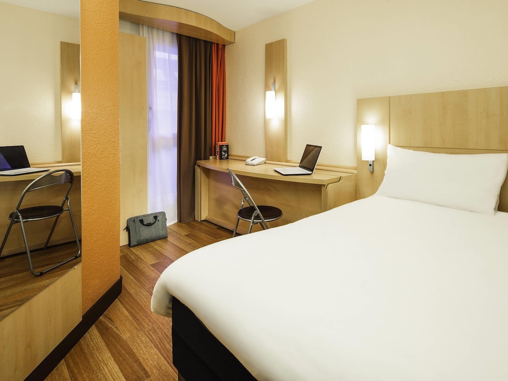 Ibis Paris Versailles Chateau 12/47