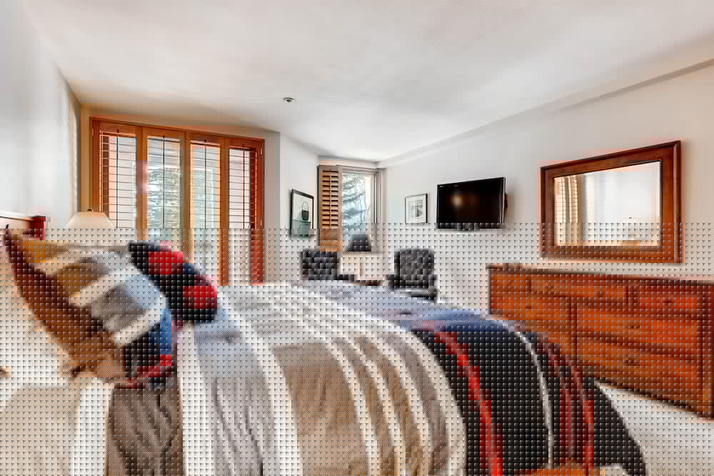 Kiva Lodge By East West 30/72