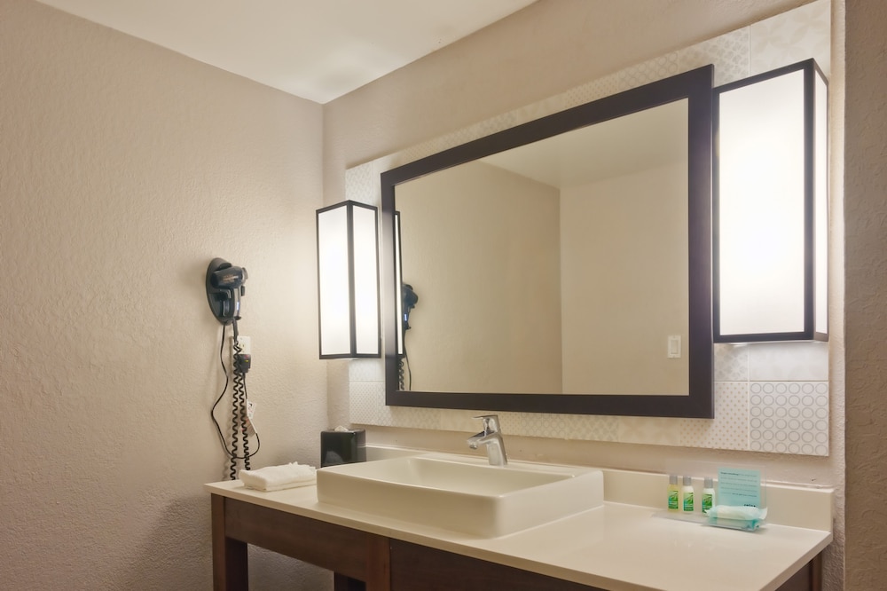 The Palms Inn & Suites 36/45