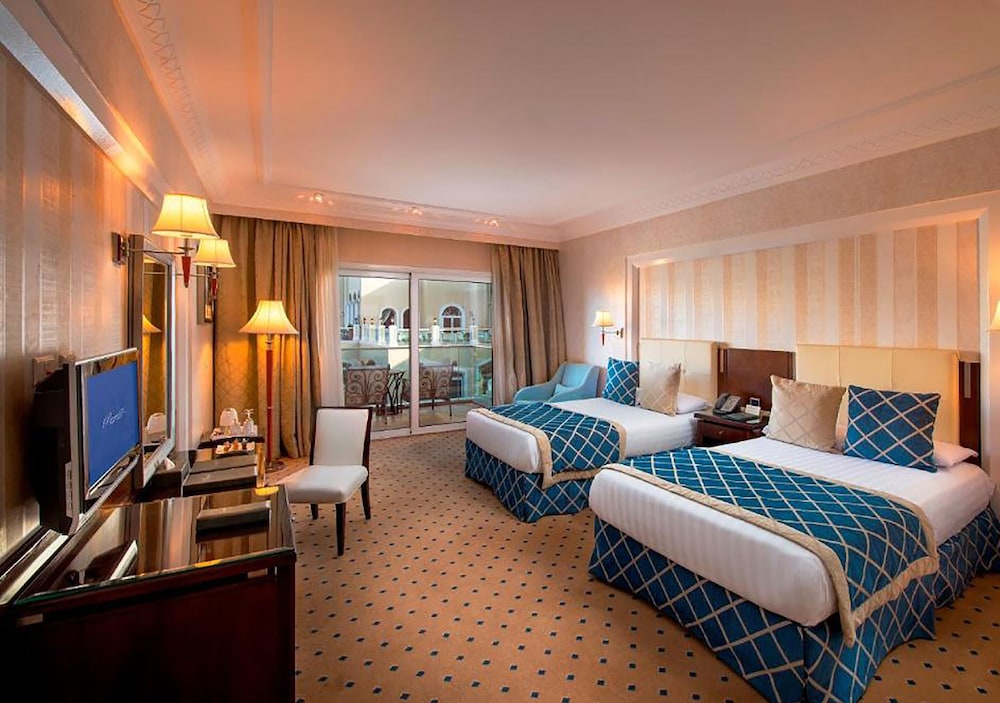 POOL VIEW ROOM
