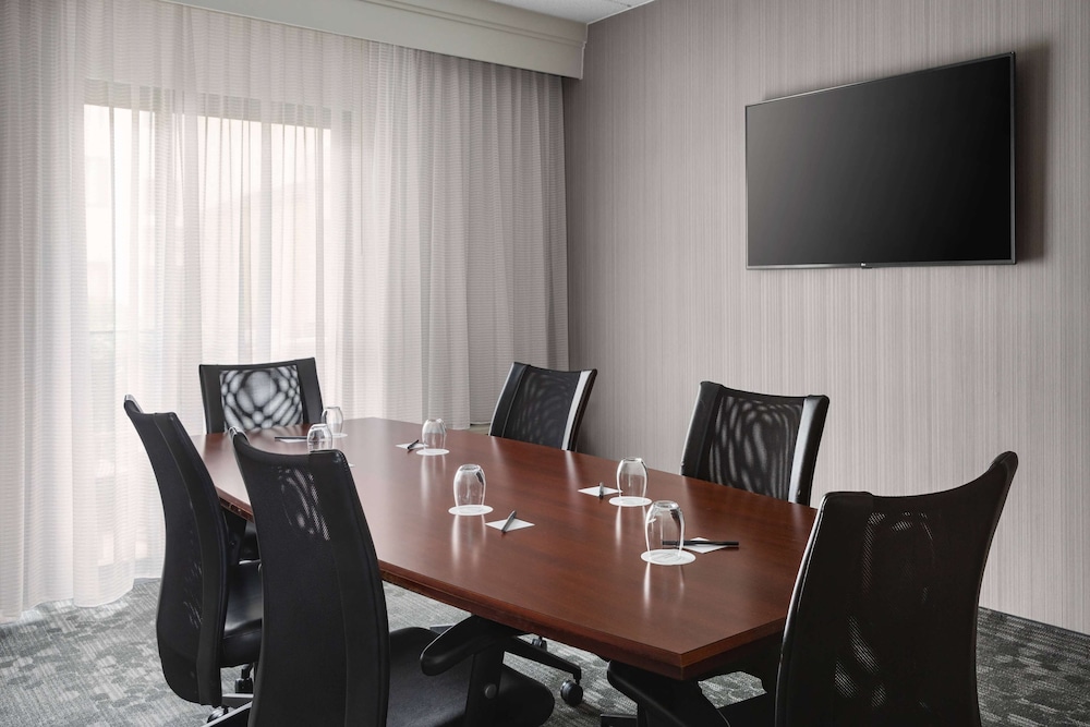 Courtyard by Marriott Mahwah 36/51