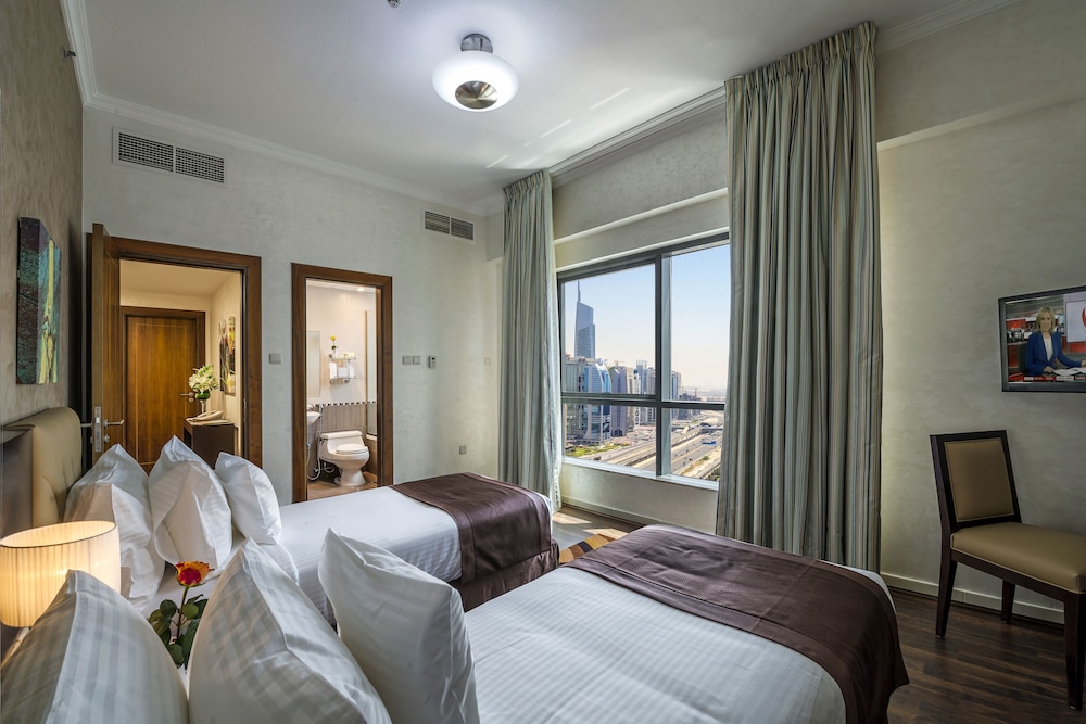 2 Bedrooms, Apartment, Queen and Twin Beds