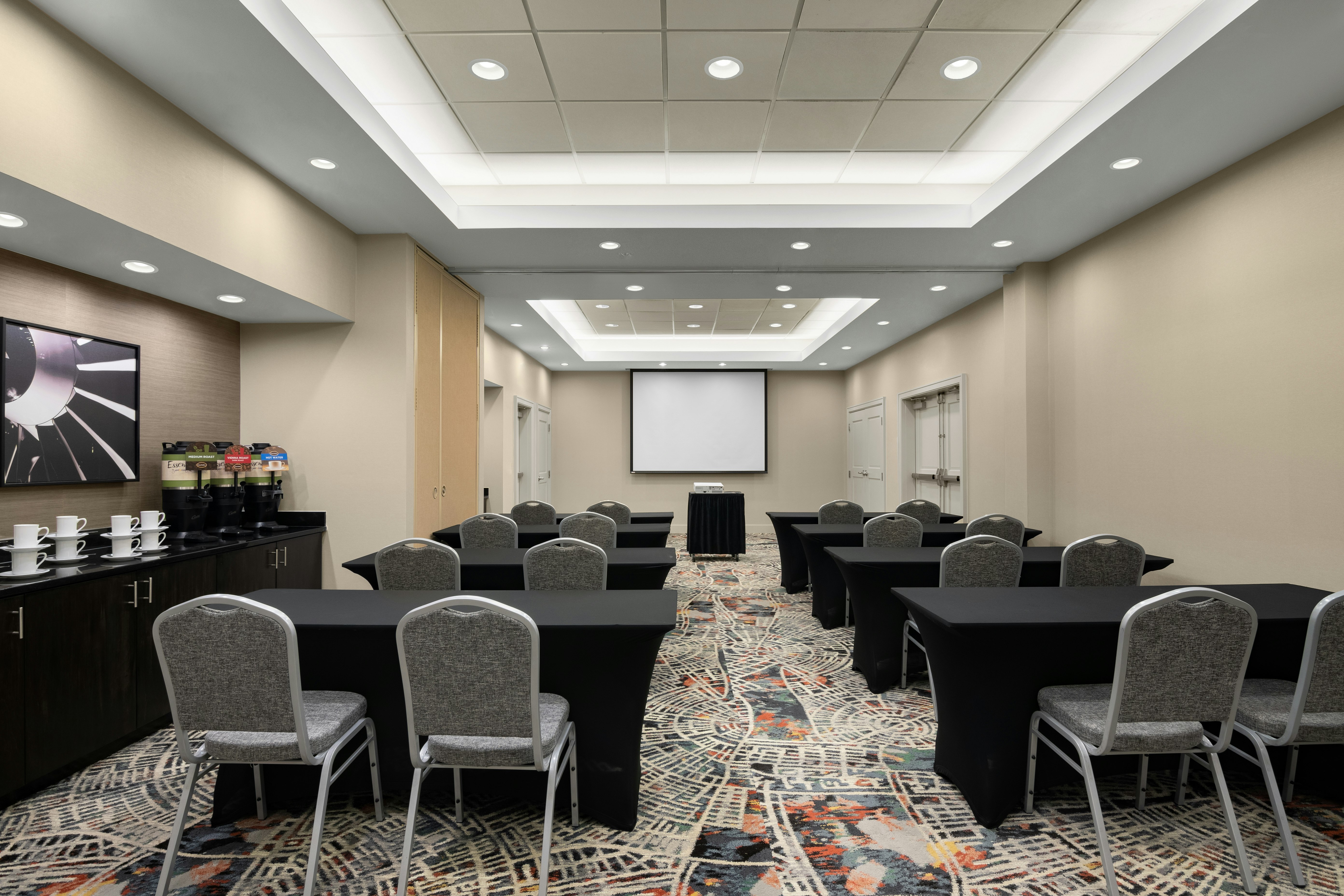 Embassy Suites by Hilton Newark Airport 47/53