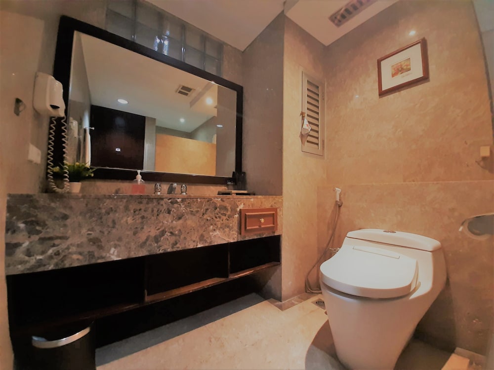 The Palais Dago Hotel 55/55