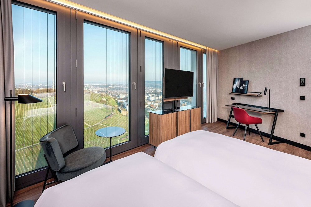 Radisson Blu Hotel at Porsche Design Tower Stuttgart 11/50