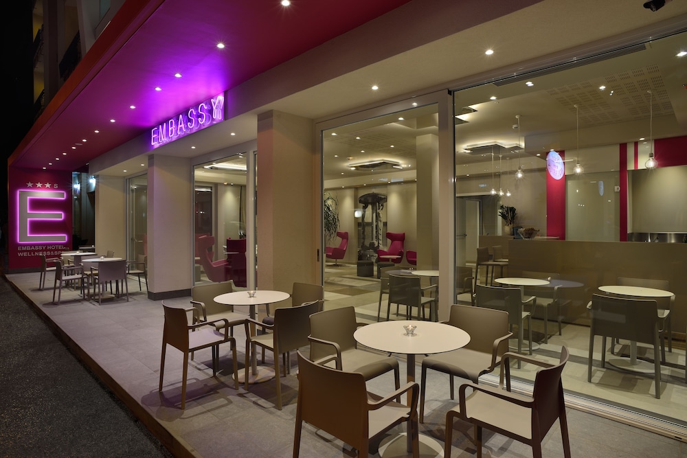 Embassy Hotel & Spa 35/43