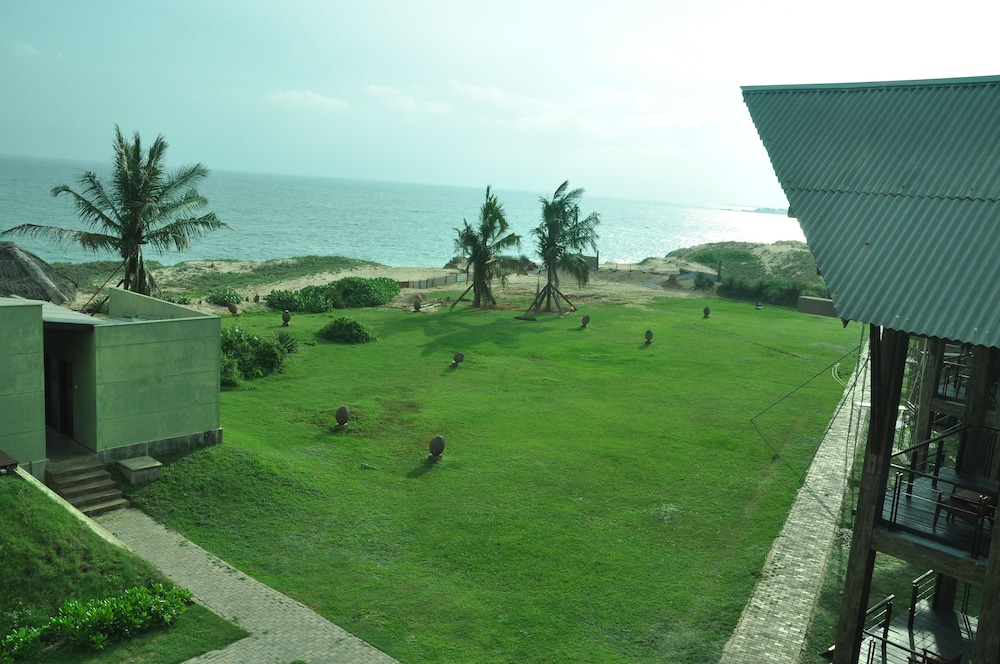 Laya Safari Resorts Spa 63/68