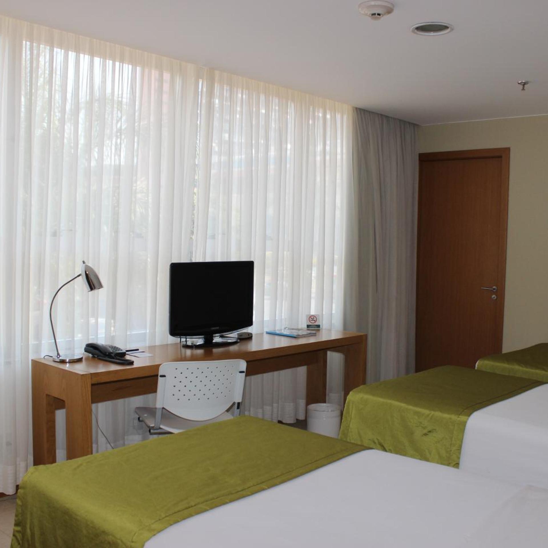 NAOUM HOTEL 21/25