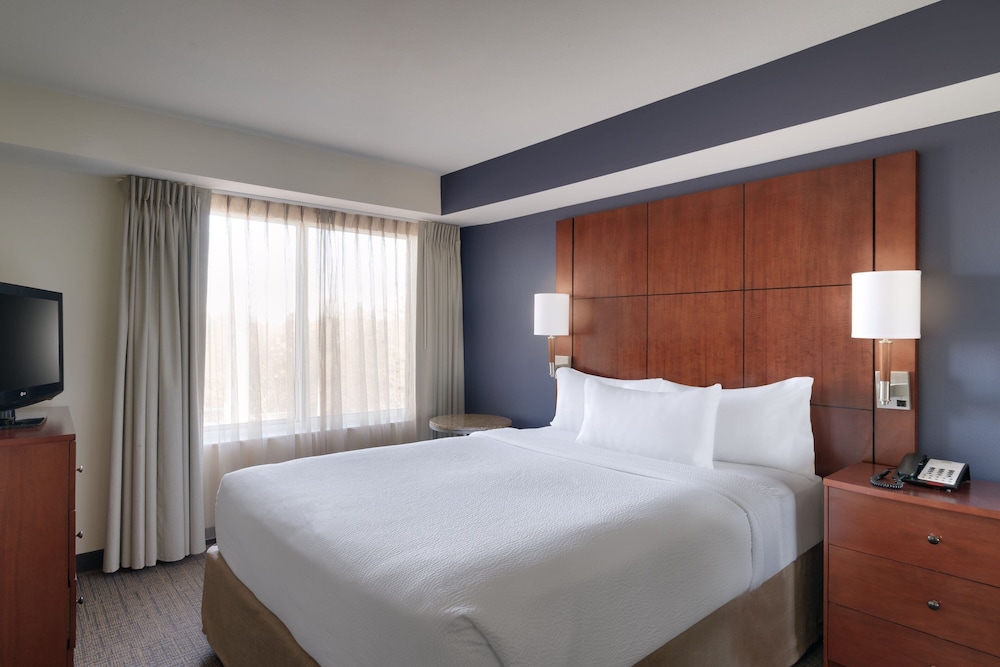 1 Bedroom, Suite, King Bed, Sofa, Accessible