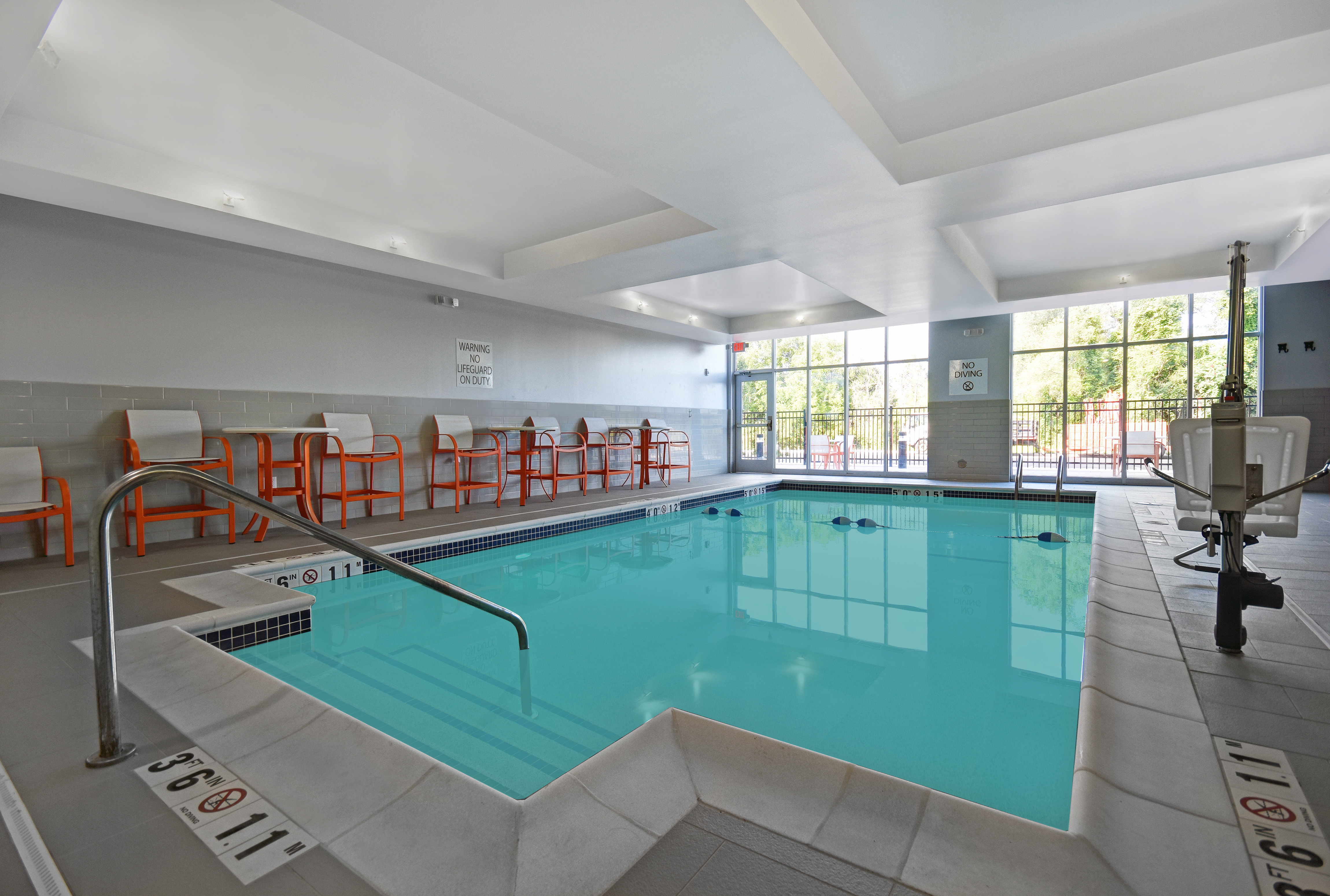 Holiday Inn Grand Rapids North 29/71