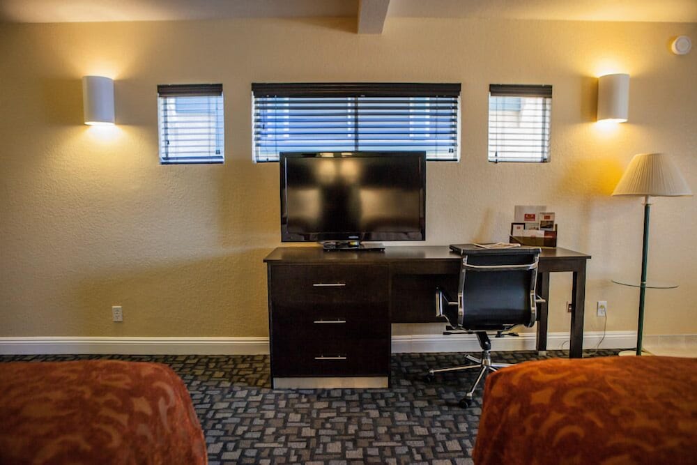 Marinwood Inn & Suites 36/43