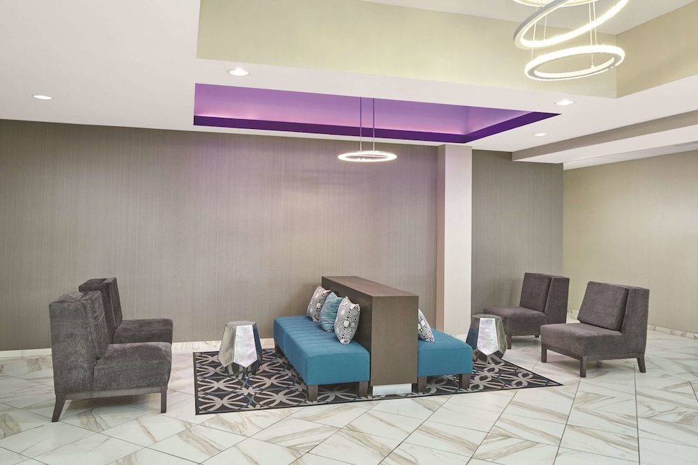 La Quinta Inn And Suites By Wyndham Springfield IL 39/63