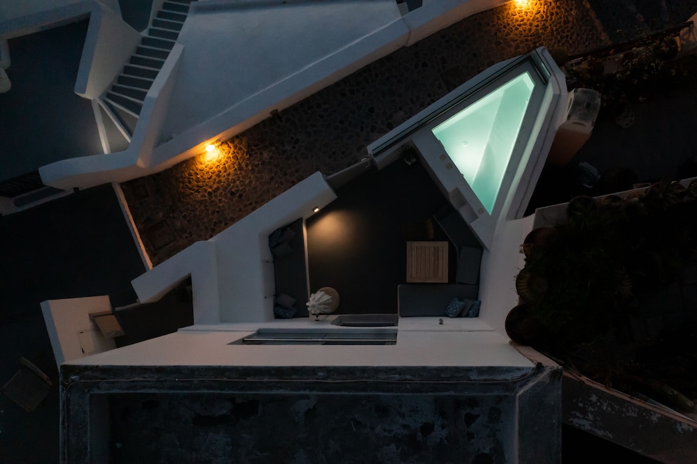 Smaro Studios 6/50