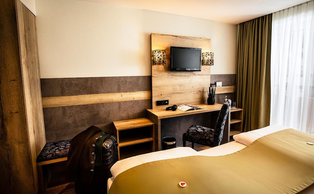 HOTEL ISARTOR 60/69