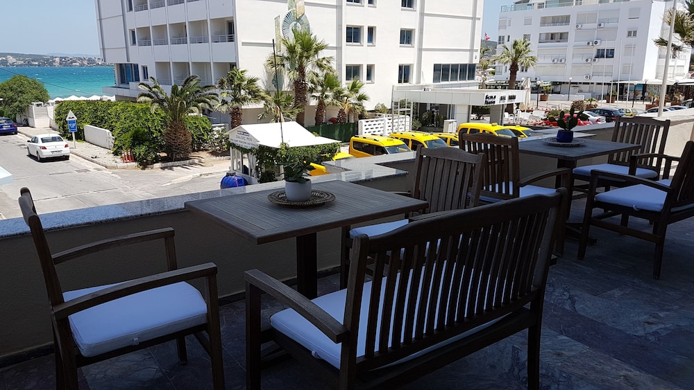 Ileri Hotel & Apartments 31/49
