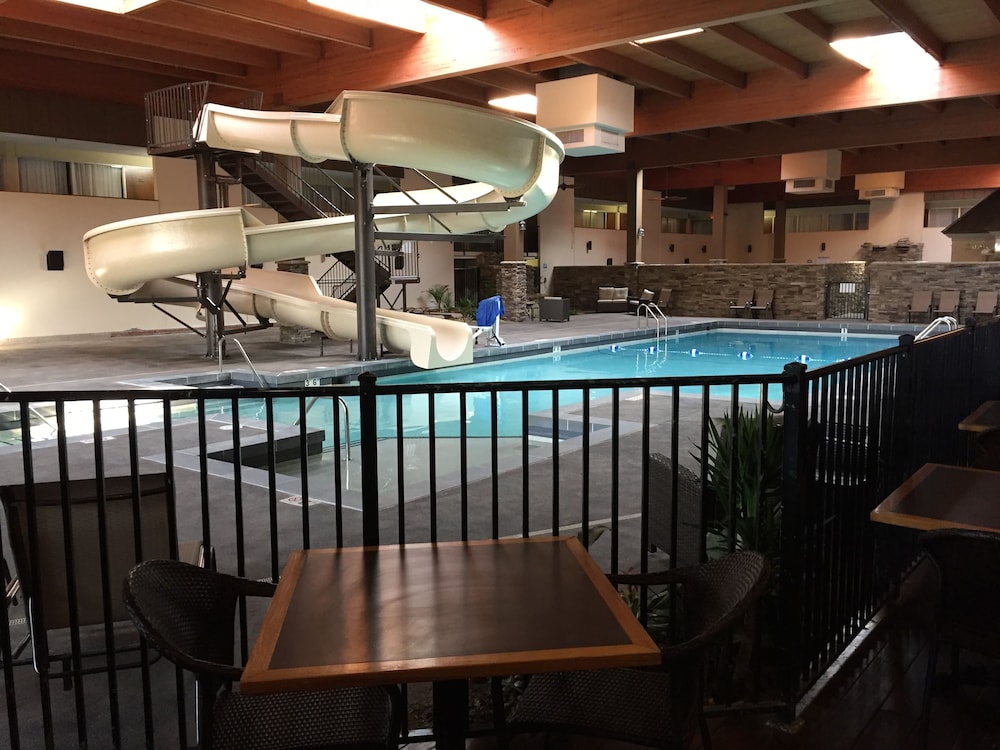 Cascades Mountain Resort Ascend Hotel Collection 55/68
