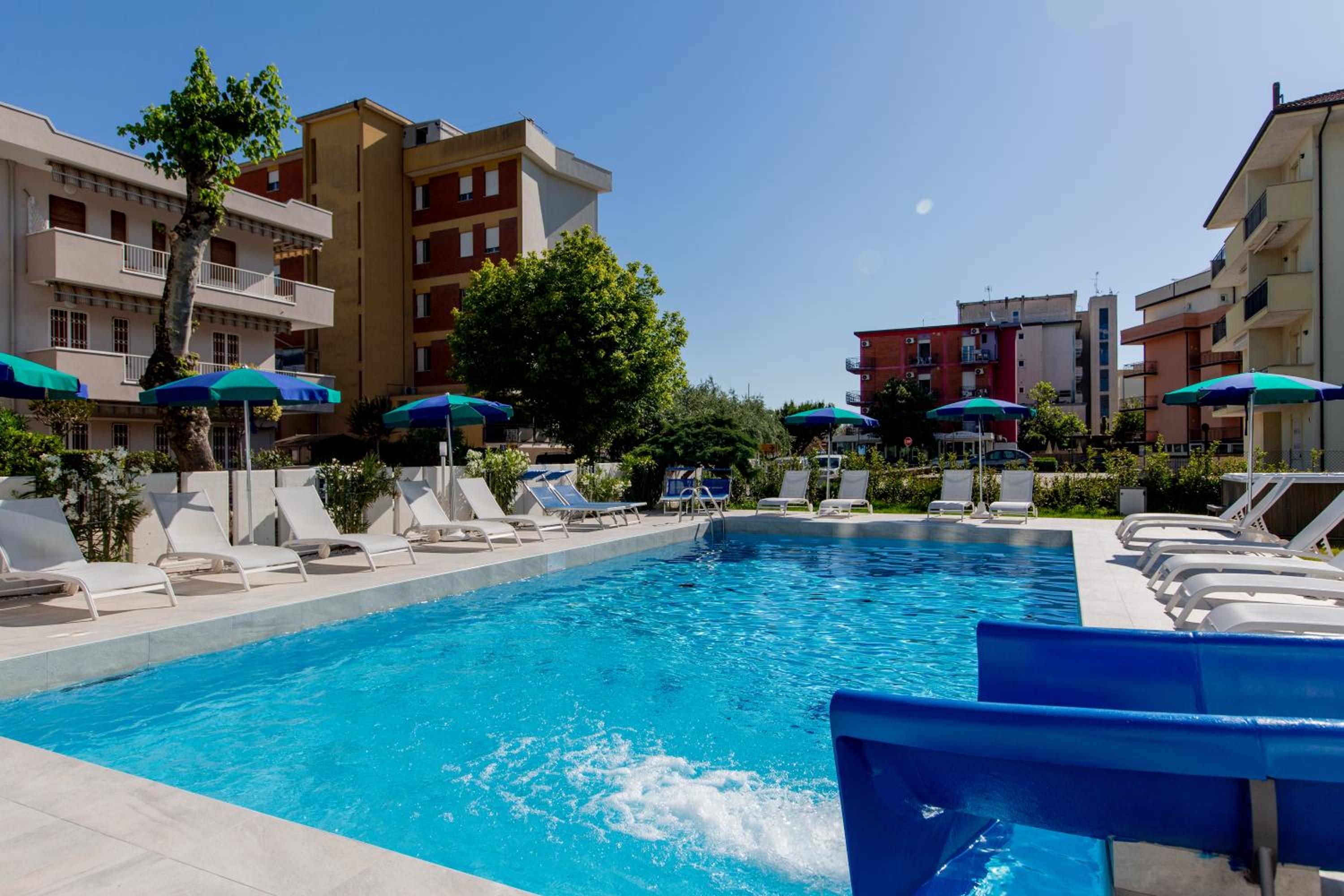 Club Hotel Residence 27/30