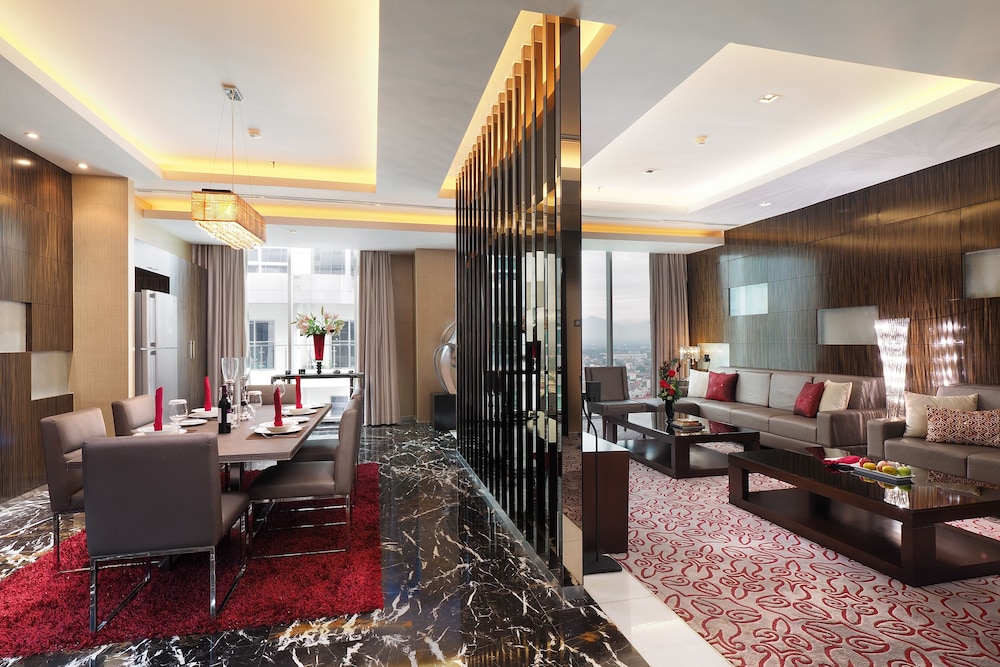 Cambridge Hotel Medan (ex Grand Swiss Belhotel Medan) 51/71