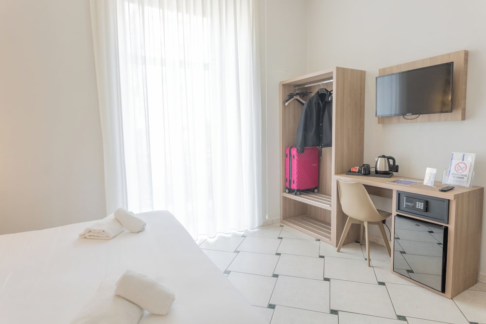 Garibaldi Suite 70/71