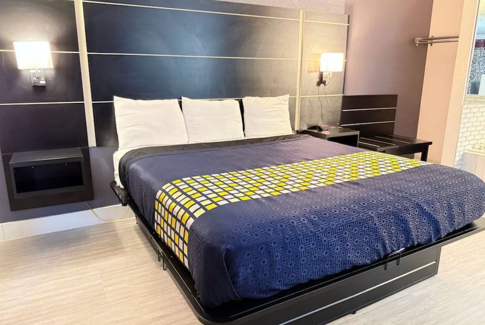Coratel Inn & Suites by Jasper Hastings 16/50