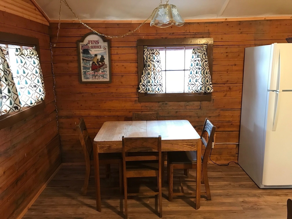Grandview Cabins & RV Resort 34/50